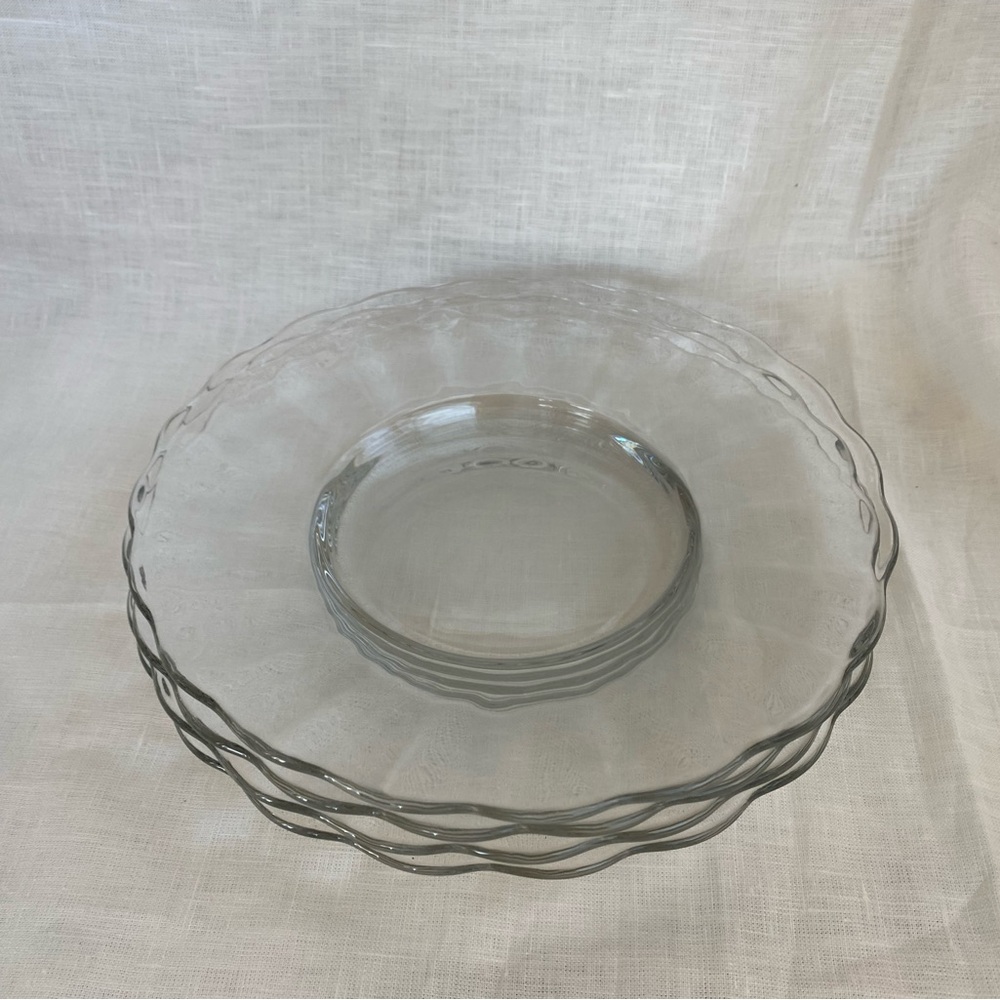 Anchor Hocking Scalloped Rim Plates Set - vintage collectible plates